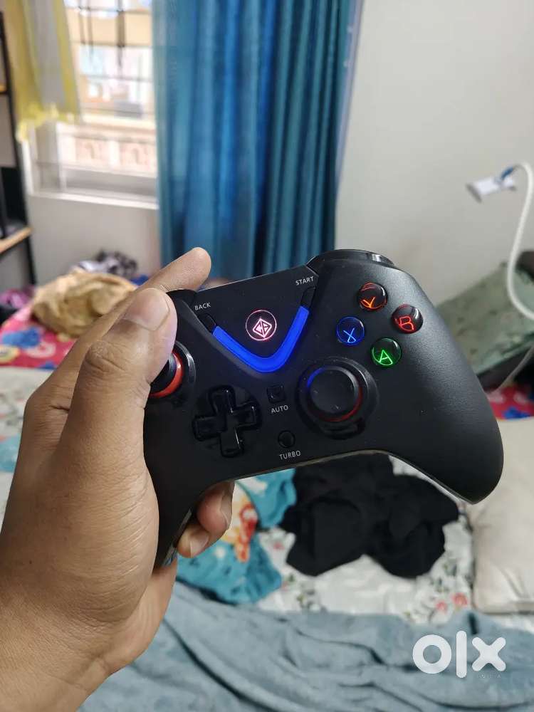 Cosmicbyte Wireless Controller ( almost new mint condition)