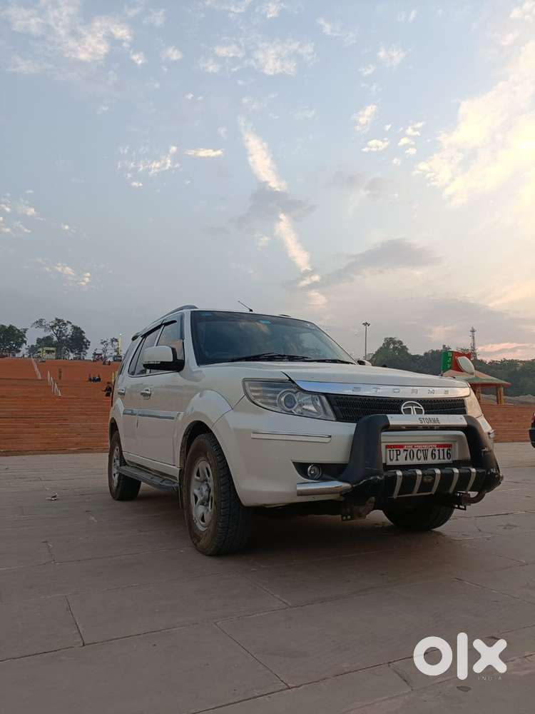 Tata Safari Storme 2015