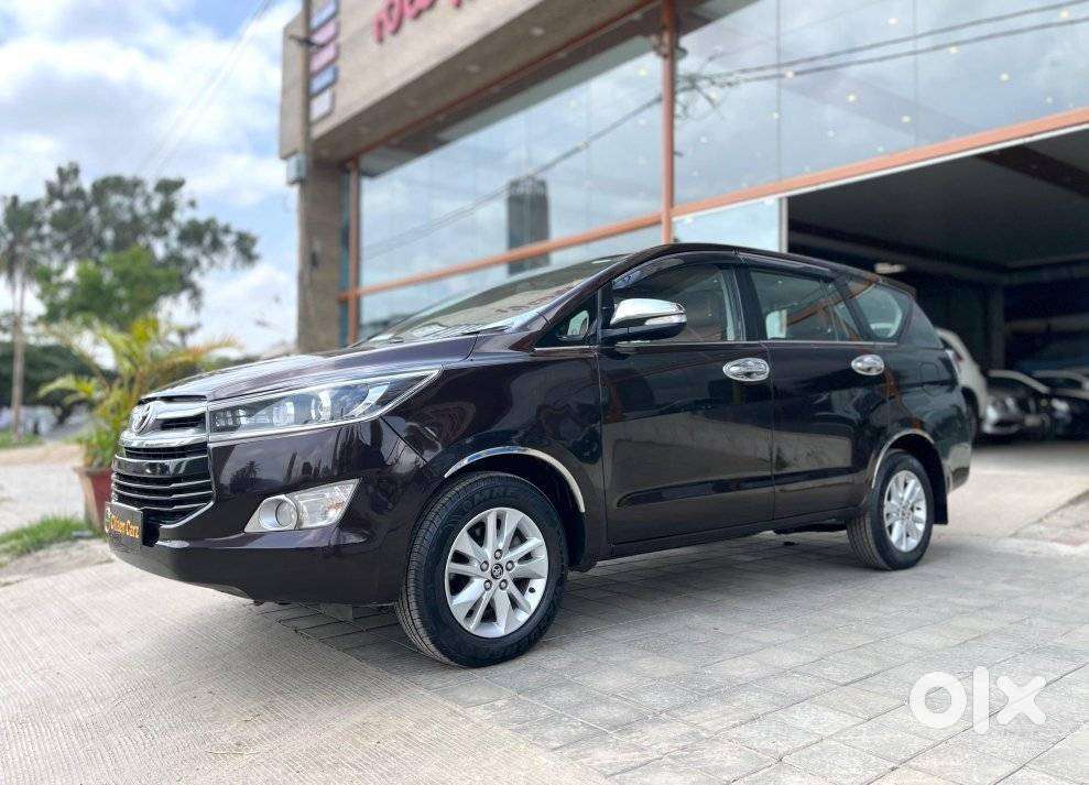 Toyota Innova Crysta 2.8z Automatic, 2017, Diesel