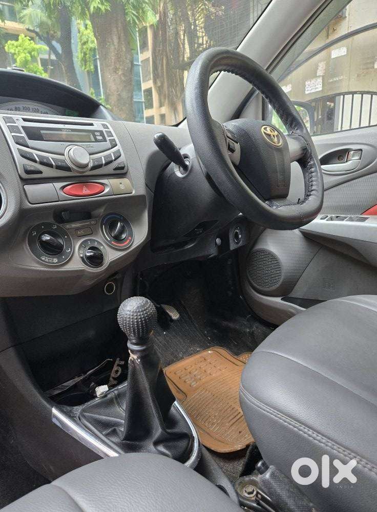 Toyota Etios V, 2011, Petrol