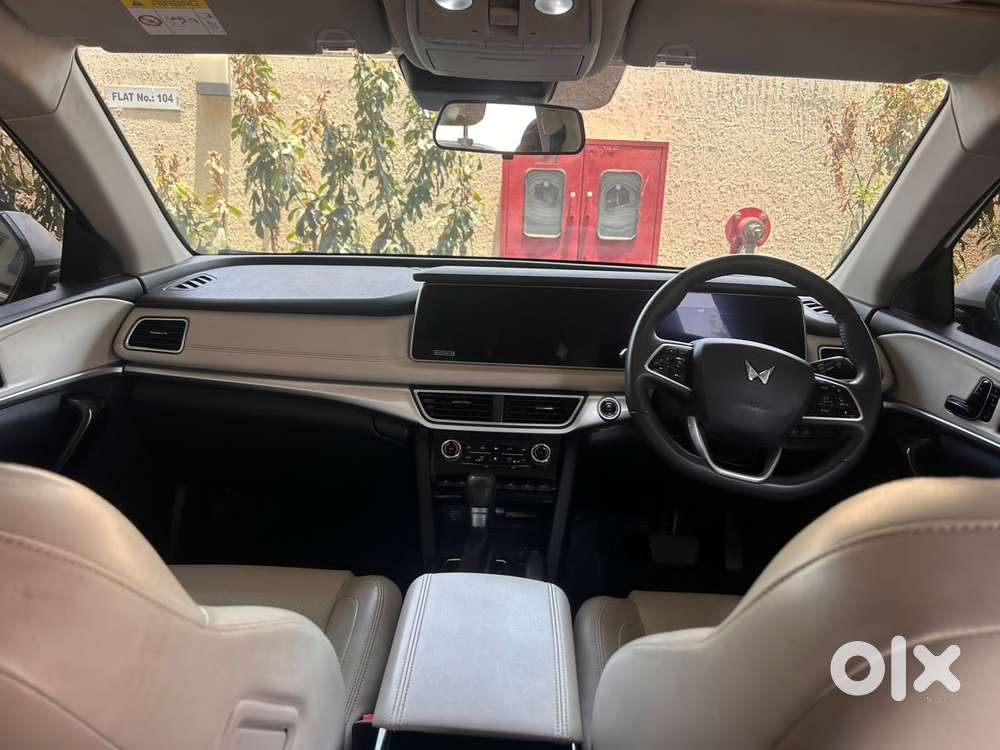 Mahindra Xuv700 2.2 Ax 7 Diesel At Str Awd, 2024, Diesel