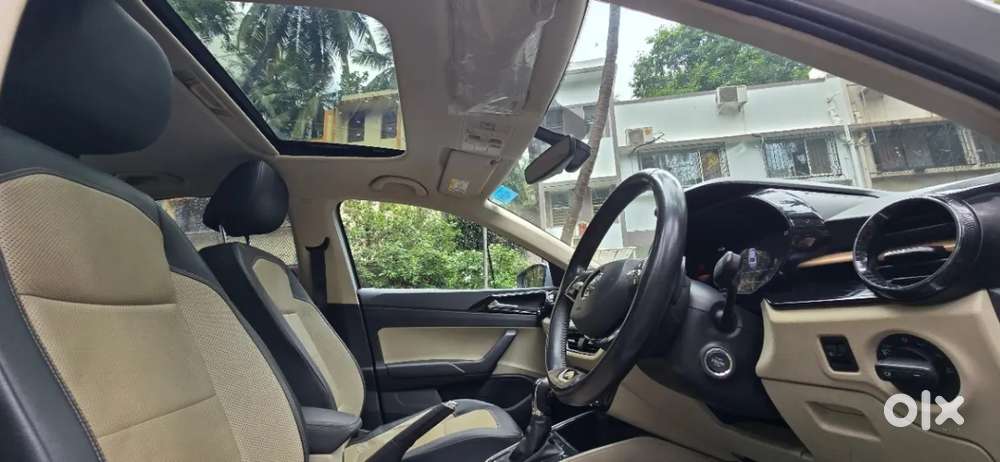 Skoda Slavia Style 1.0l Tsi At, 2022, Petrol