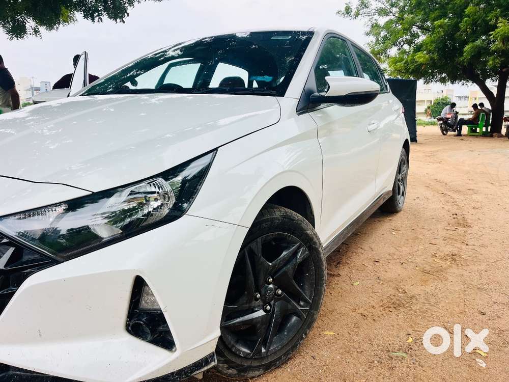 Showroom Track