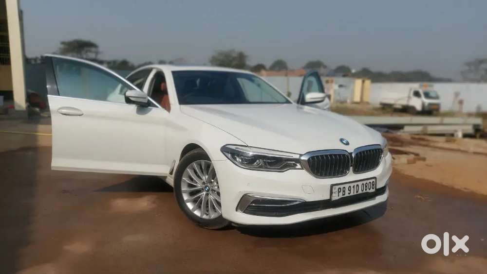 Bmw 5 Series Luxury 2020 With Auto-park Key