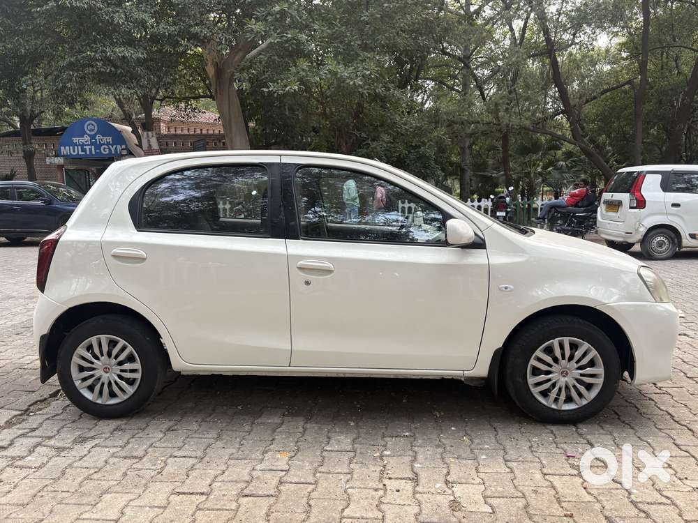 Toyota Etios Liva G, 2012, Petrol