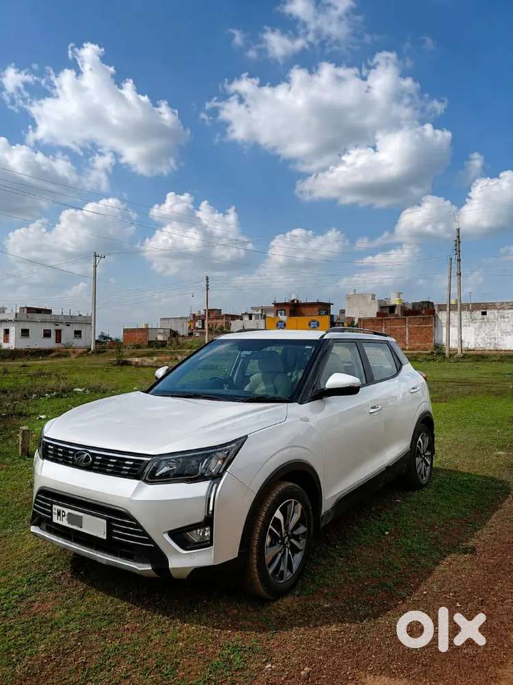 Sbi Officer Owned Mahindra Xuv 300 / Top Model / Excellent Condition