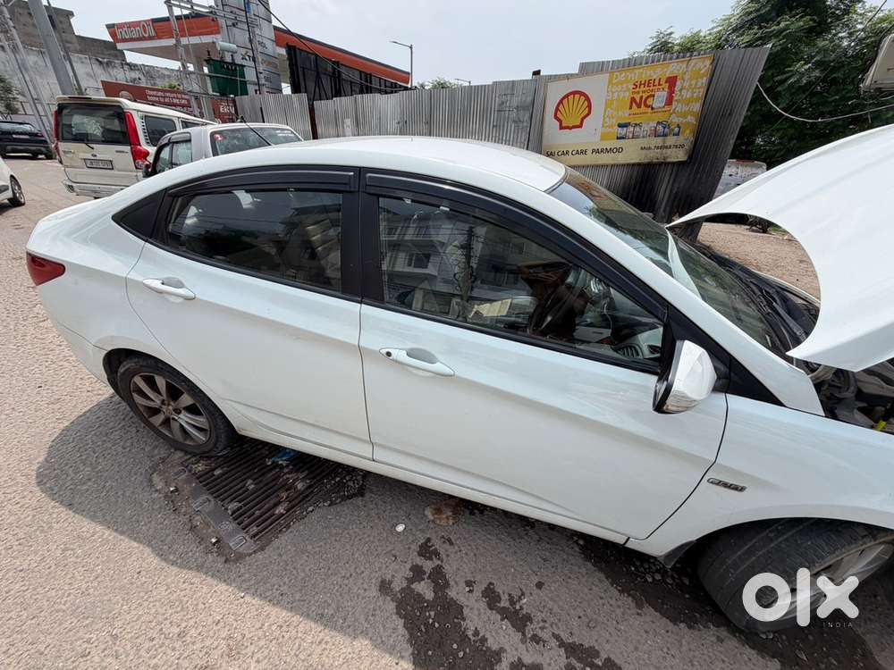 Hyundai Fluidic Verna 2013 Diesel Manual