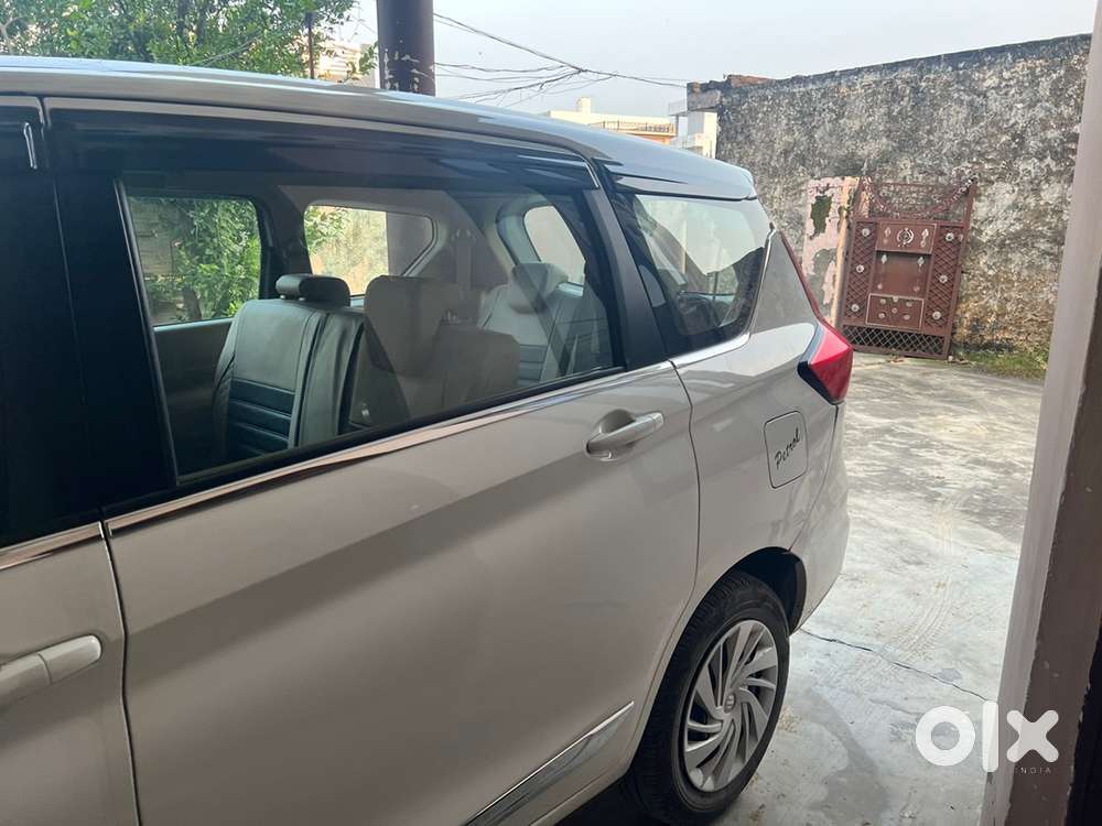 Maruti Suzuki Ertiga Vxi 2025