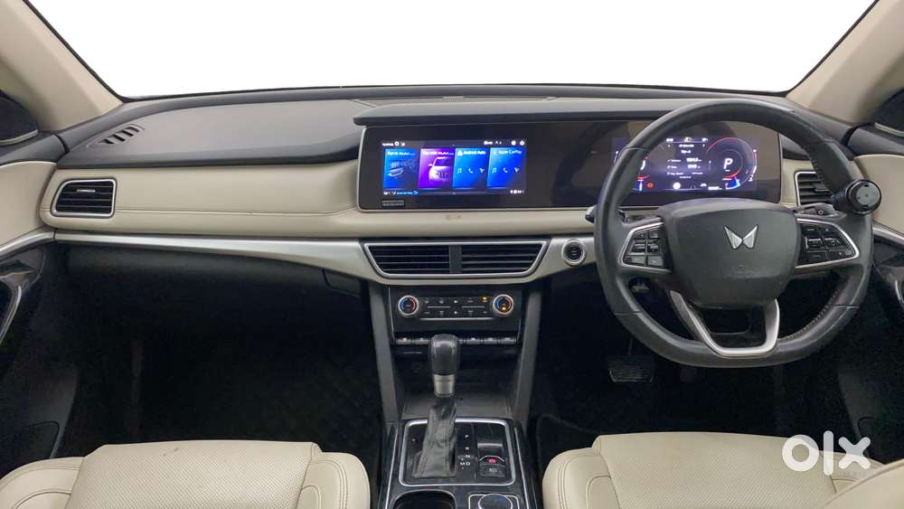 Mahindra Xuv700 2.2 Ax 7 Diesel At Luxury Pack Str, 2021, Diesel