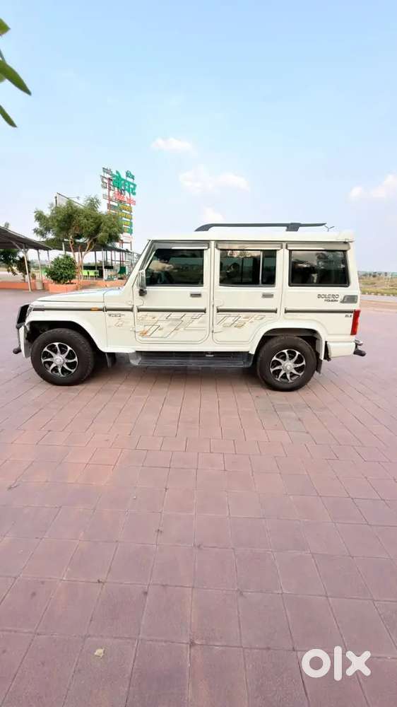 Mahindra Bolero  Zlx Diesel 2016 1वोनर टायर बटन