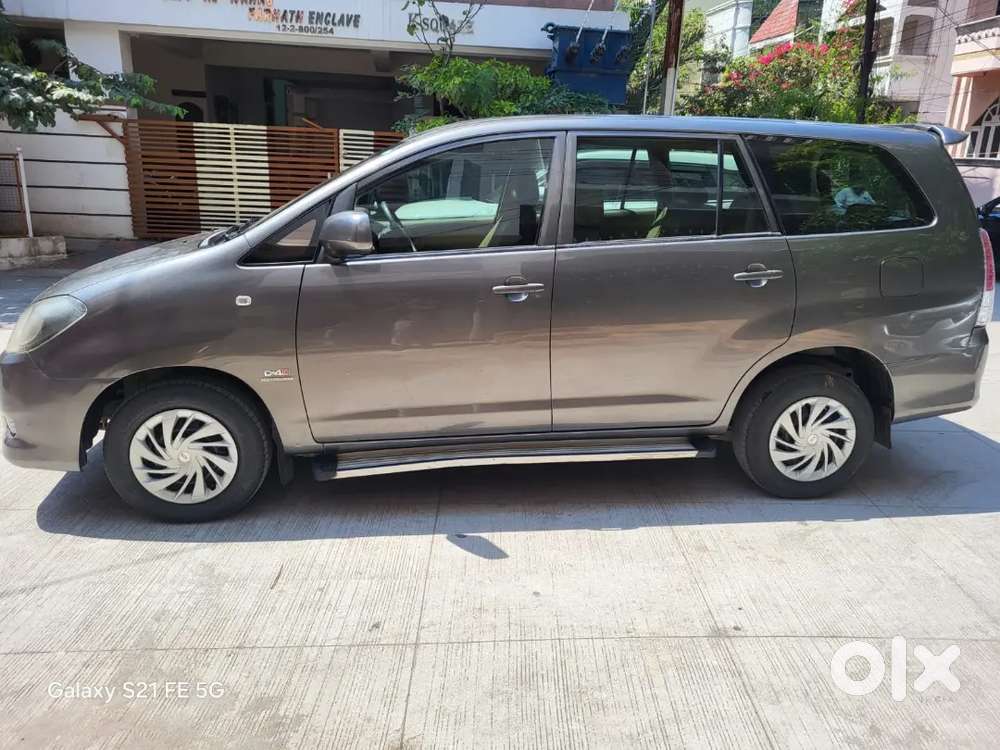Toyota Innova 8 Seater Diesel 2011