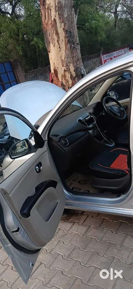 Hyundai I10 2012 Petrol 74000 Km Driven
