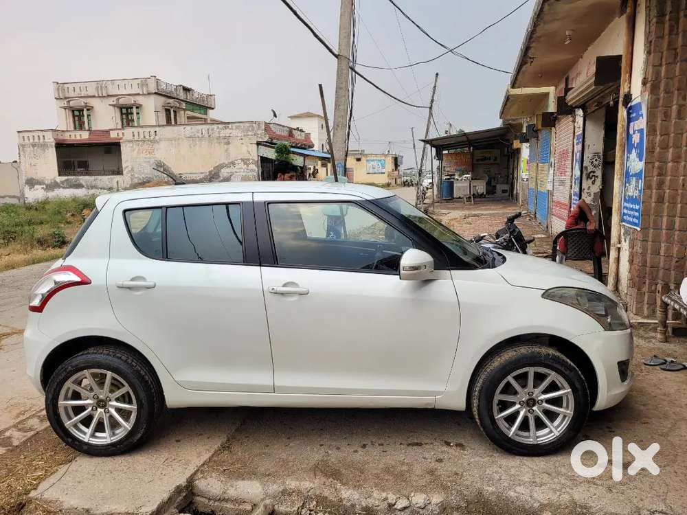 Both Keys Available Brand New Car