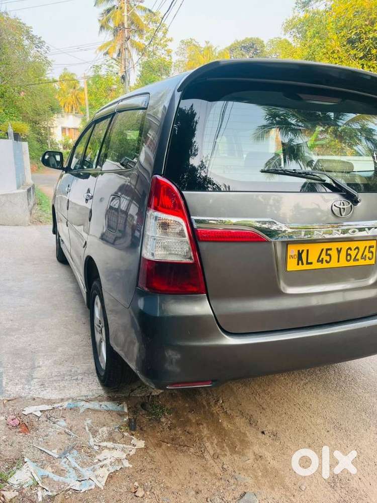 Toyota Innova 2.5 Vx 8 Seater Bs Iv, 2012, Diesel