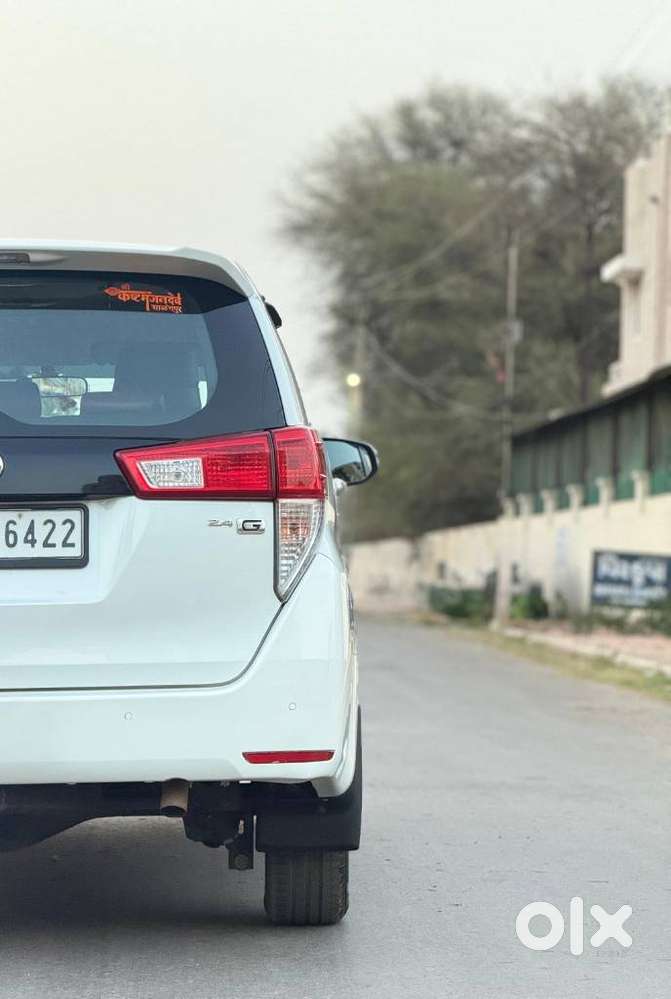 Toyota Innova Crysta 2.4 G Mt 8s, 2023, Diesel