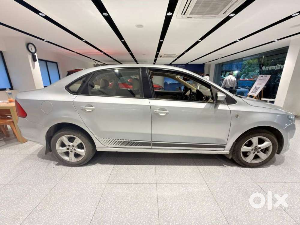 Skoda Rapid 1.6 Mpi Ambition, 2015, Petrol