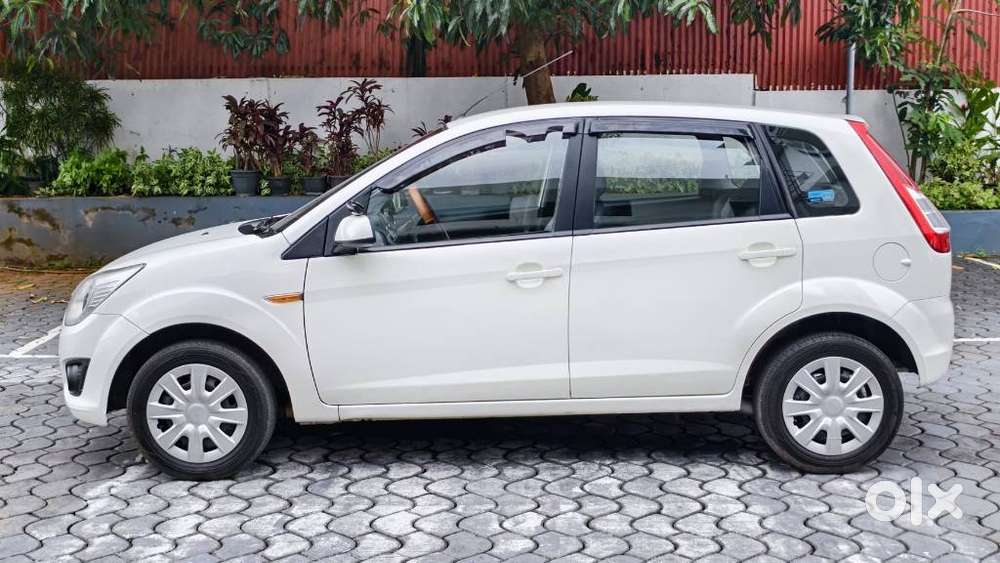 Ford Figo Petrol Zxi, 2013, Petrol