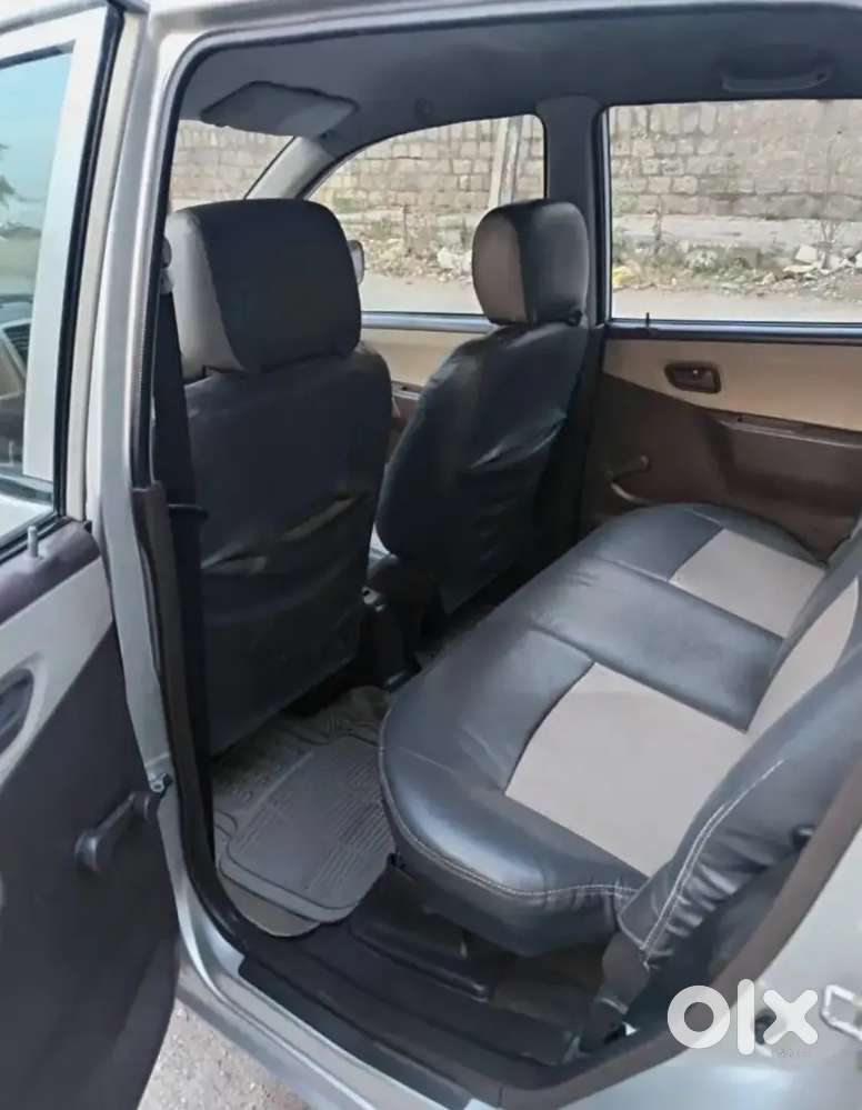 Maruti Suzuki Zen Estilo 2011