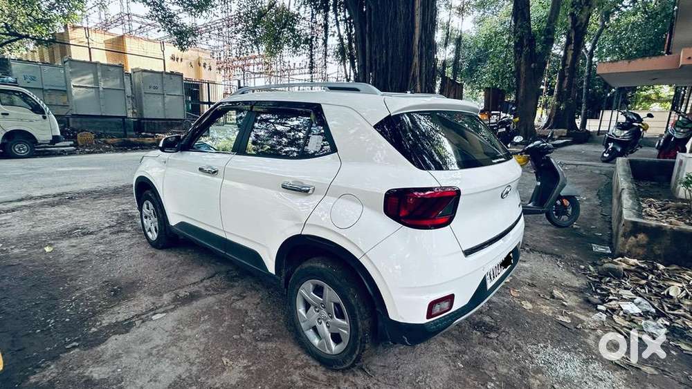Hyundai Venue Petrol Manual 2021 Car