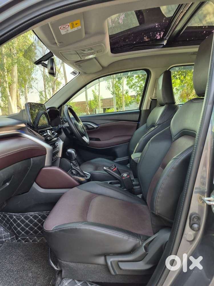 Maruti Suzuki Grand Vitara 1.5 Alpha Smart Hybrid At, 2022, Petrol