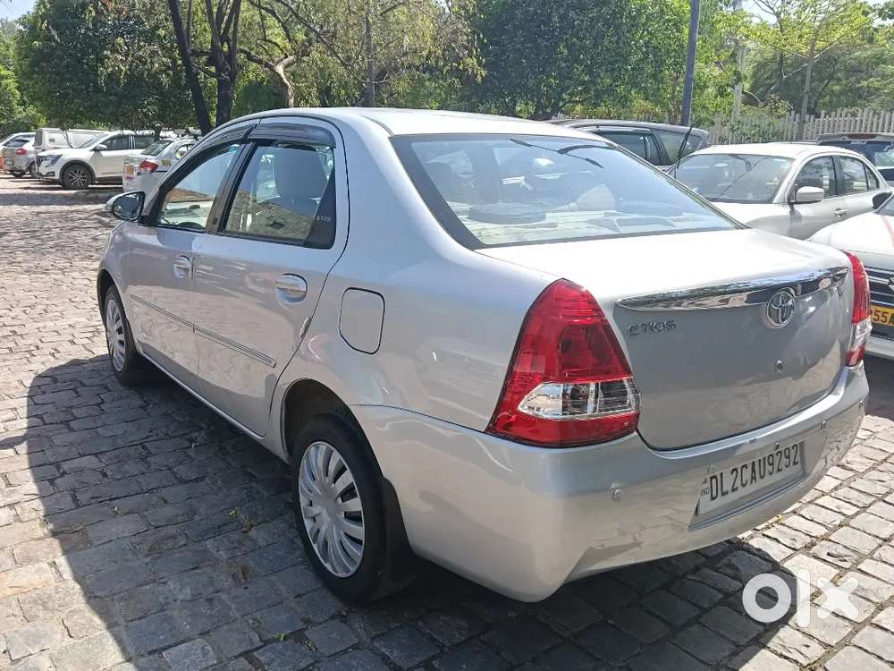 Toyota Etois Petrol V Fancy Number