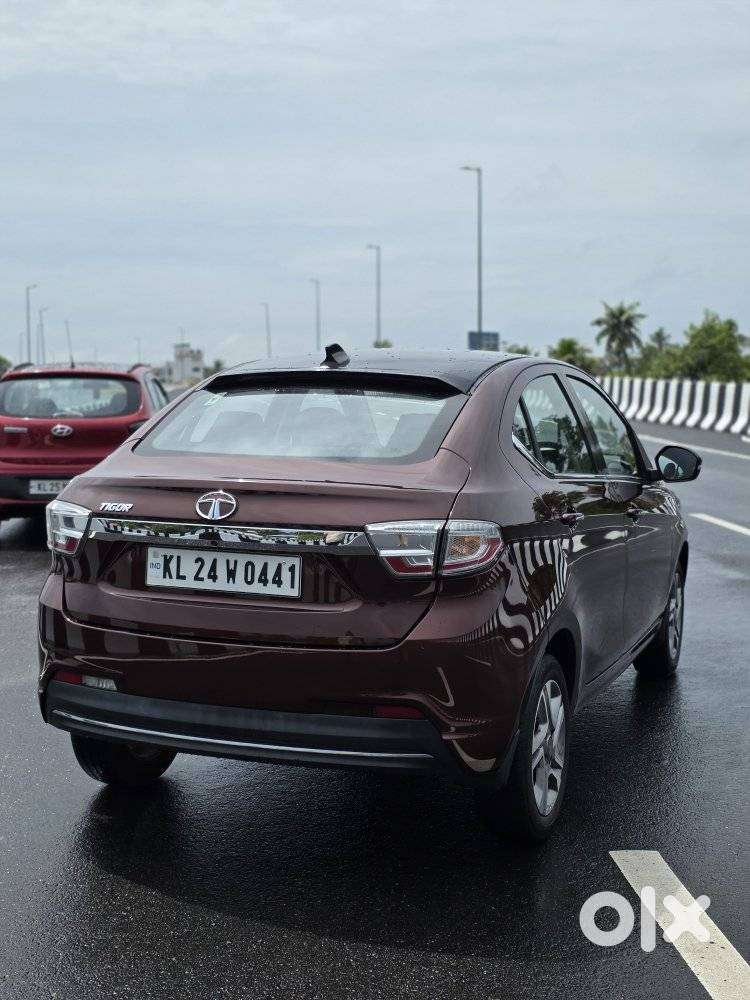 Tata Tigor Xza Plus, 2022, Petrol