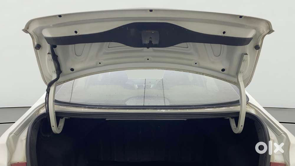 Hyundai Verna 1.6 Ex Vtvt, 2013, Petrol