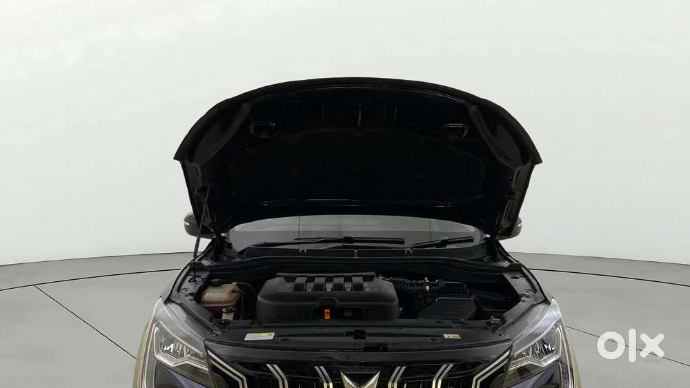 Mahindra Xuv700 2.0 Ax 5 Petrol At Str, 2023, Petrol