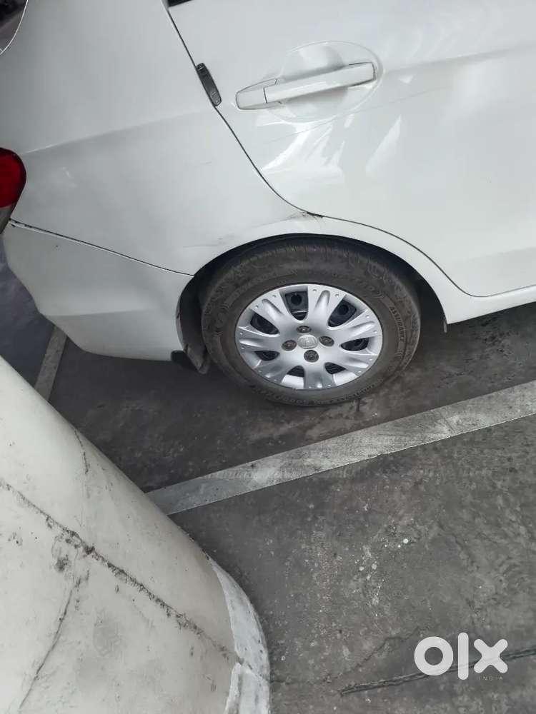 Honda Amaze 2015 Petrol Well Maintained