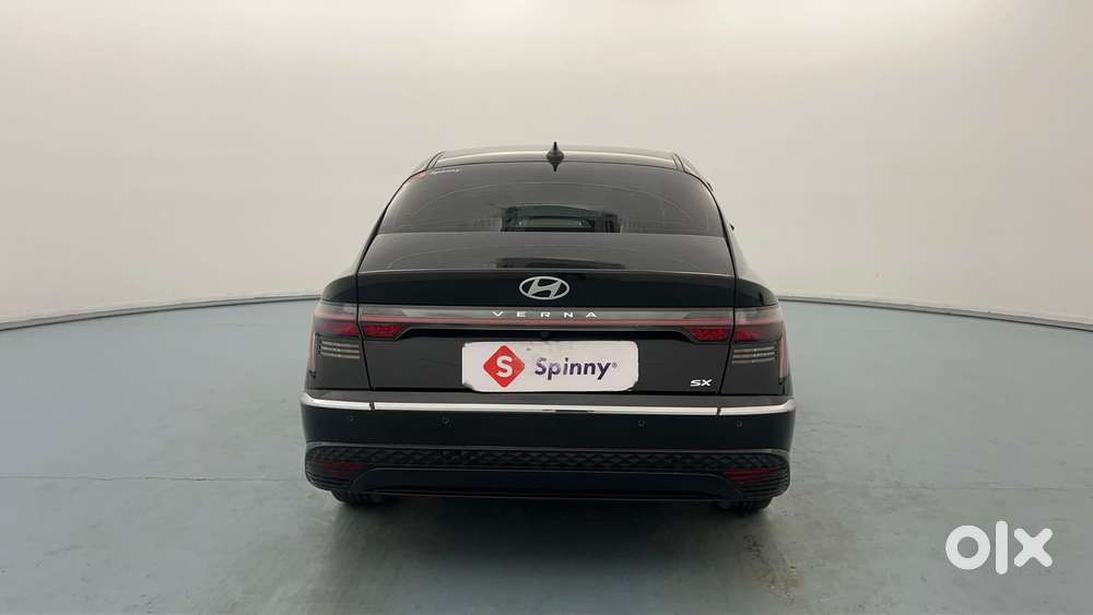 Hyundai Verna 1.5 Sx (o) Petrol Mt, 2023, Petrol
