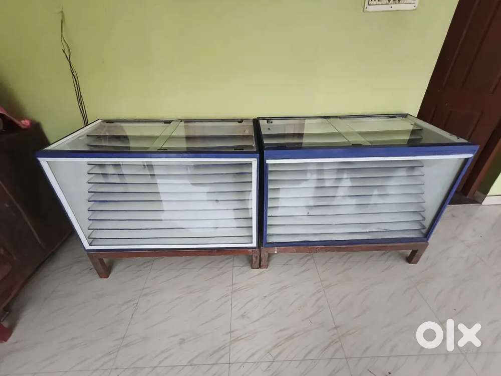 Chudi showcase bechna  hai