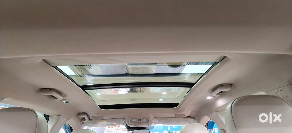 Mahindra Xuv700 2.0 Ax 7 Petrol At Str, 2023, Petrol