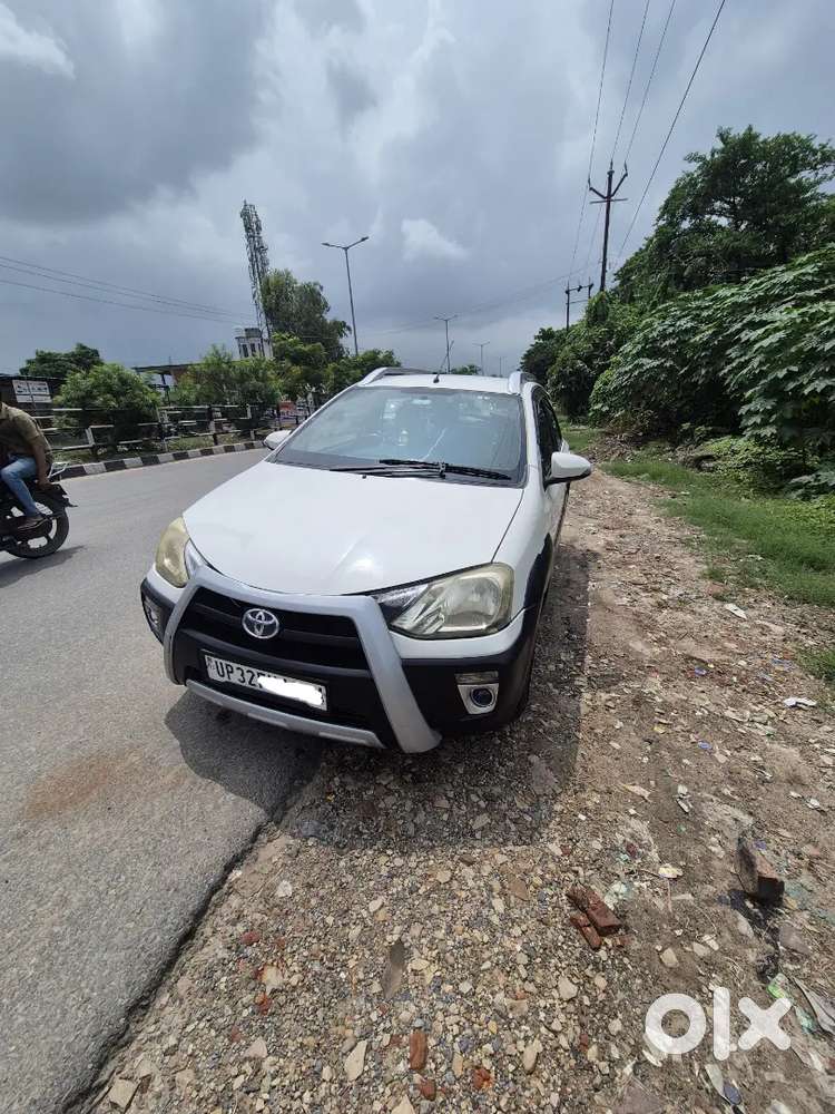 Toyota Etios Liva Diesel 2015 Milege 27 28 Ki Deti Hai