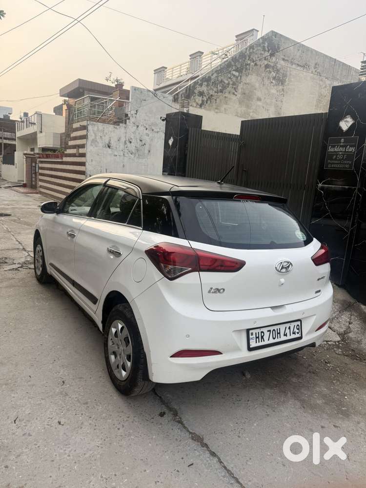 Hyundai Elite I20 Sportz (o) 1.4, 2016, Petrol