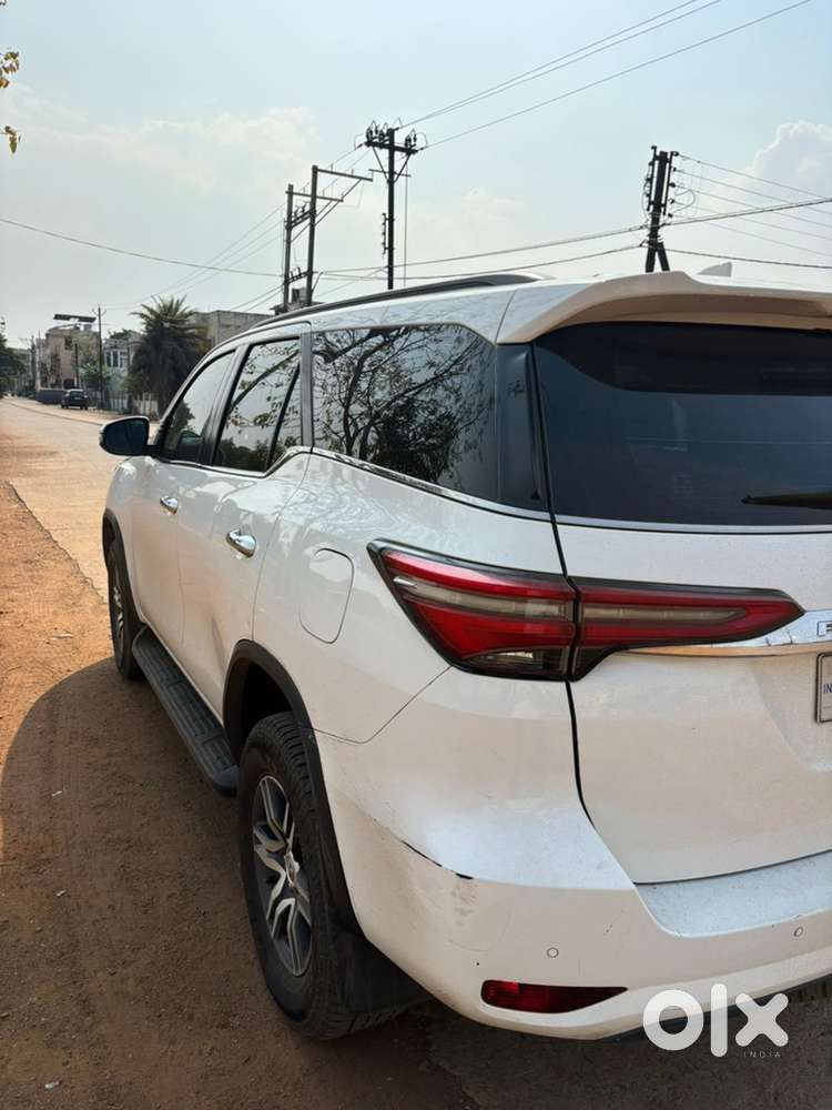Toyota Fortuner 2022 Diesel 100000 Km Driven