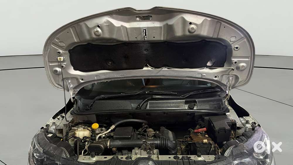 Renault Triber Rxt, 2022, Petrol