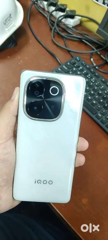 IQOO Z9S pro (8/256)