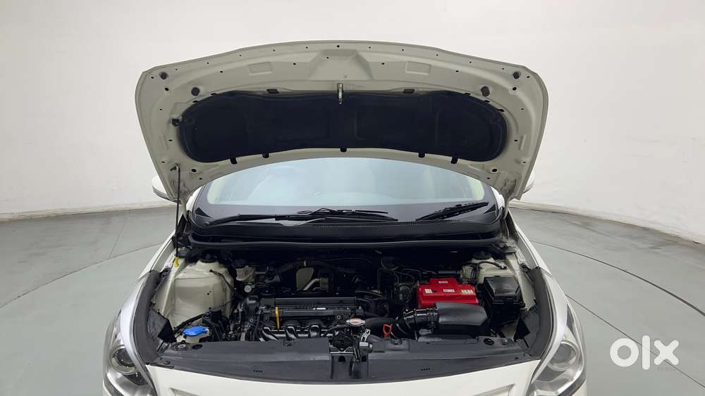 Hyundai Verna Fluidic 1.6 Vtvt Sx, 2016, Petrol