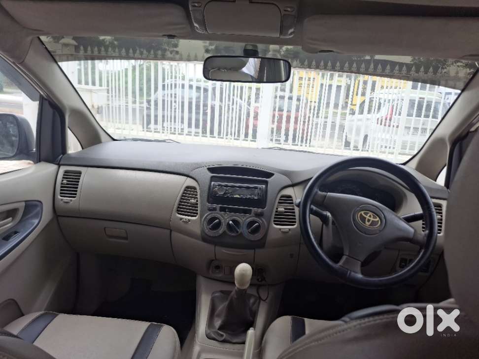 Toyota Innova 2.5 G (diesel) 8 Seater, 2010, Diesel