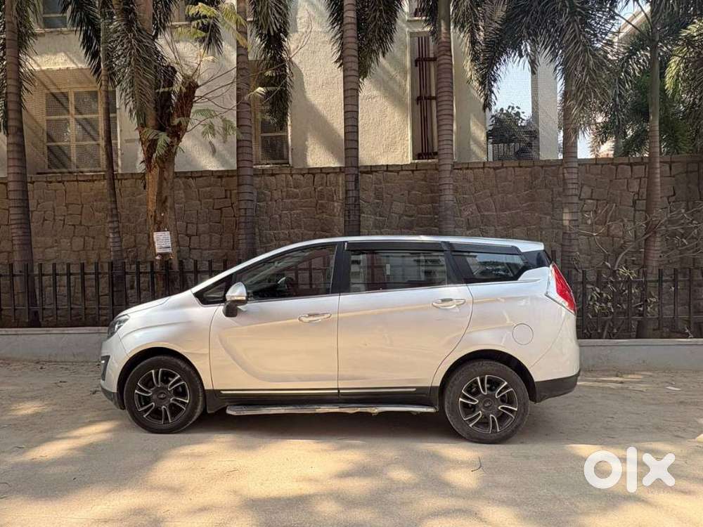 Mahindra Marazzo M8, 2018, Diesel