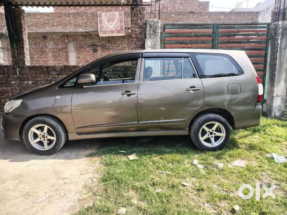 Toyota Innova, 2015