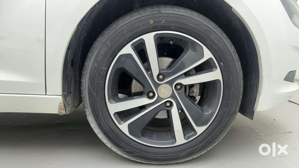 Tata Altroz Xza Petrol, 2024, Petrol