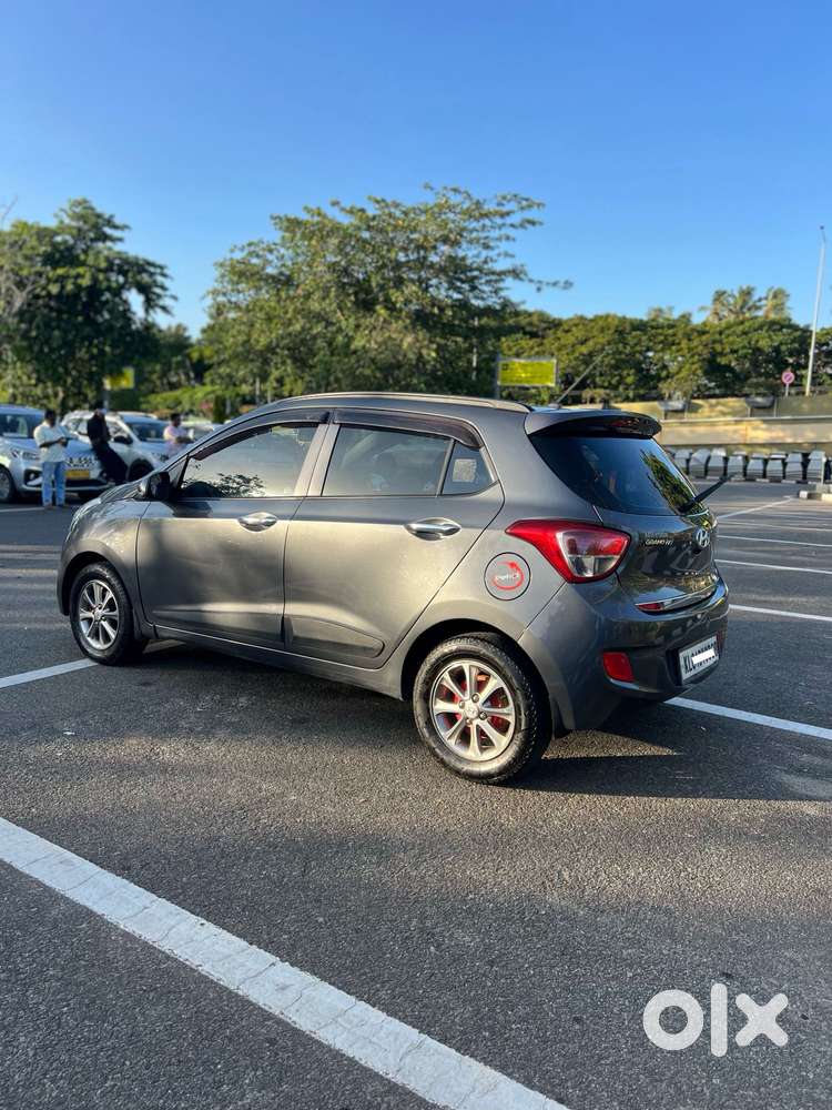 Hyundai Grand I10 Asta Option, 2016, Petrol