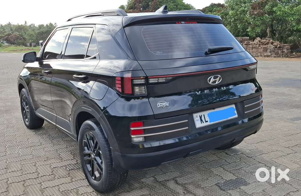 Hyundai Venue Petrol Manual 2024