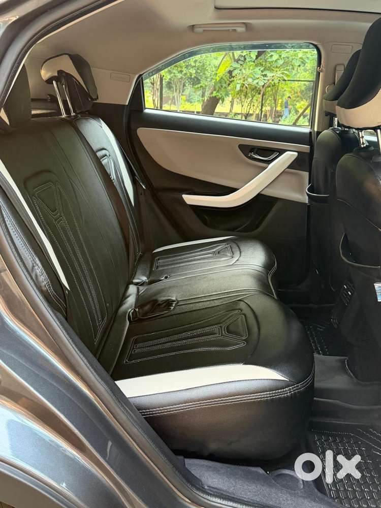 Tata Nexon Creative Plus 1.2 Revotron Petrol 6 Mt, 2025, Cng & Hybri..