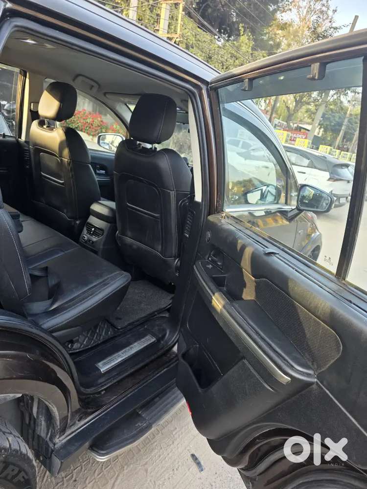 Selling Tata Hexa Xta 7 Seater