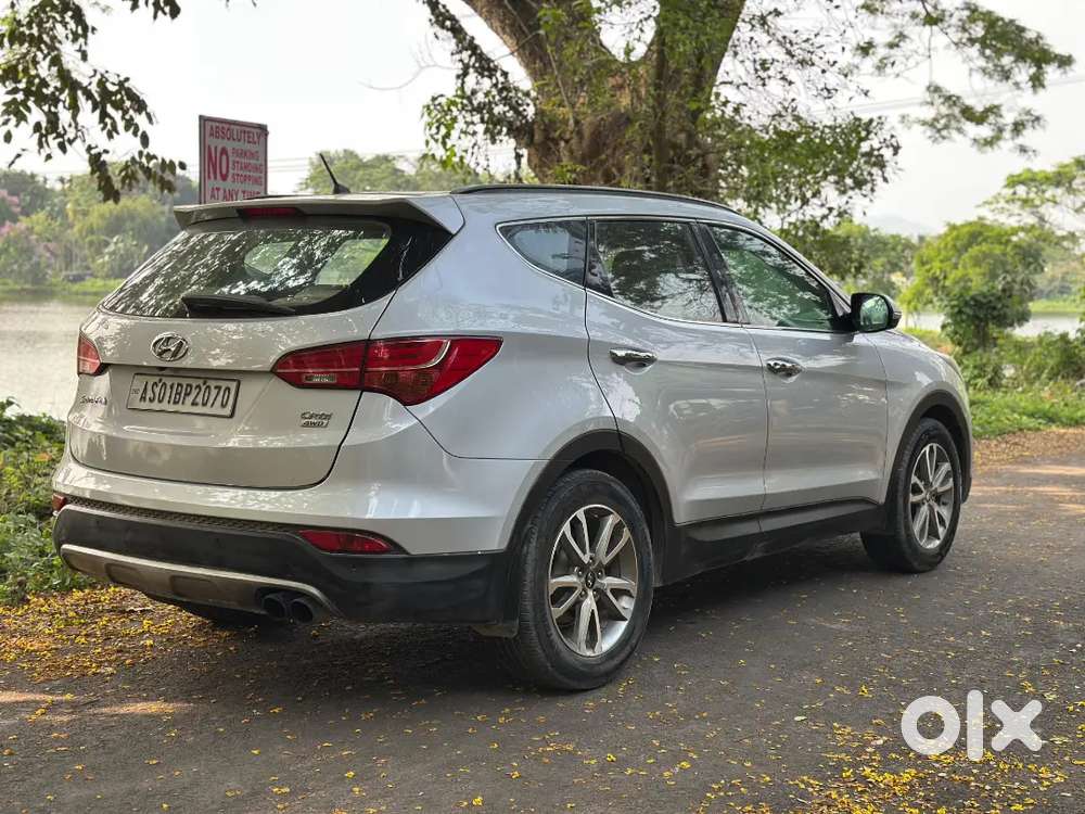 Hyundai Santa Fe 2014 Diesel 93000 Km Driven