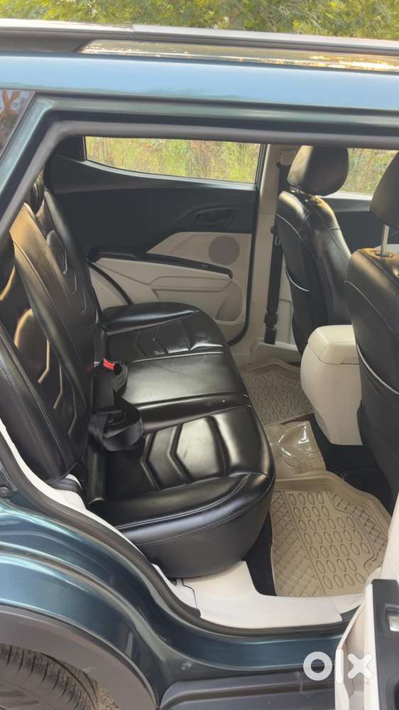 Mahindra Xuv300 W6, 2023, Petrol