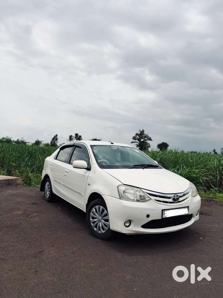 Toyota Etios Petrol -cng 2011