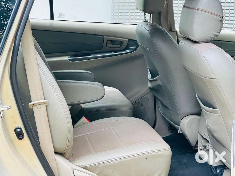 Toyota Innova 2.5 Gx 7 Seater Bs Iv, 2014, Diesel